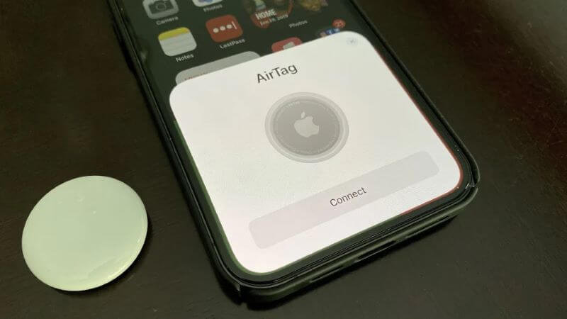 connect the airtag with iphone